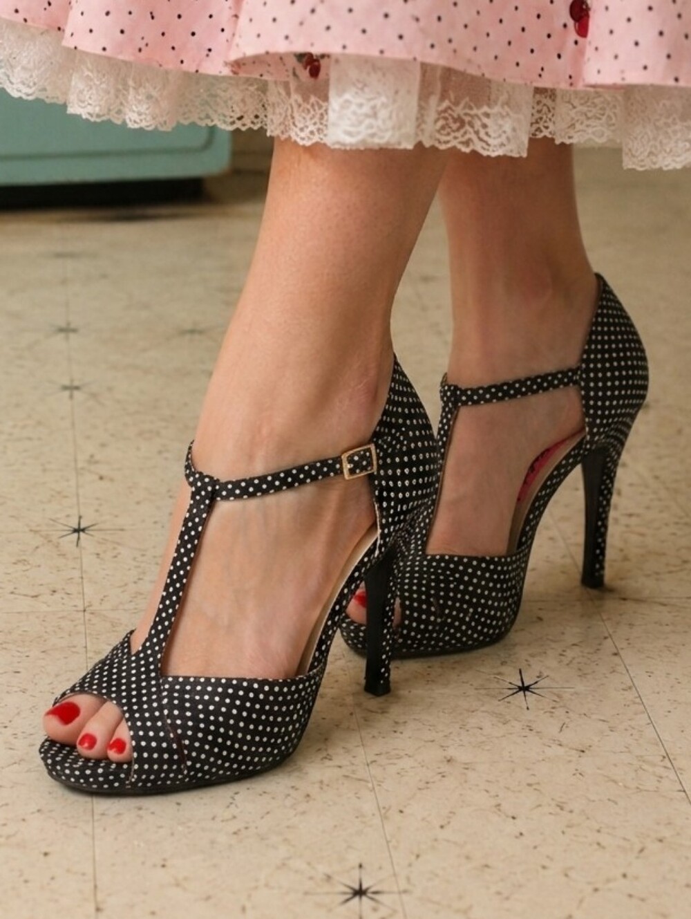 Betsey Johnson☮RETRO VIBE So Cute Black White Polka Dot T-Strap Heels Sz 8M